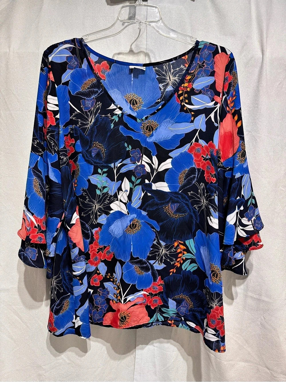 Avenue Plus 26 28 Floral Blue Red Flutter Sleeve Top Blouse